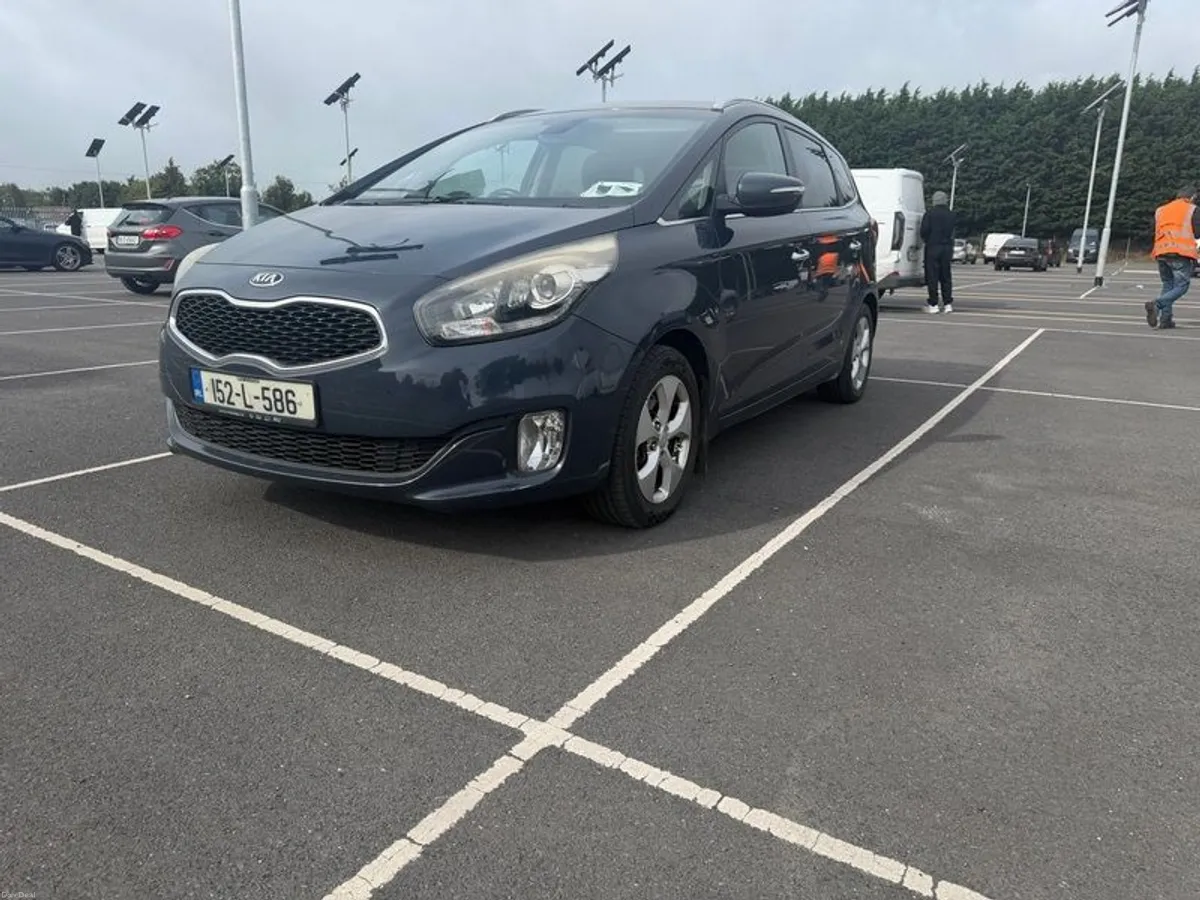 2015 Kia Carens - Image 1