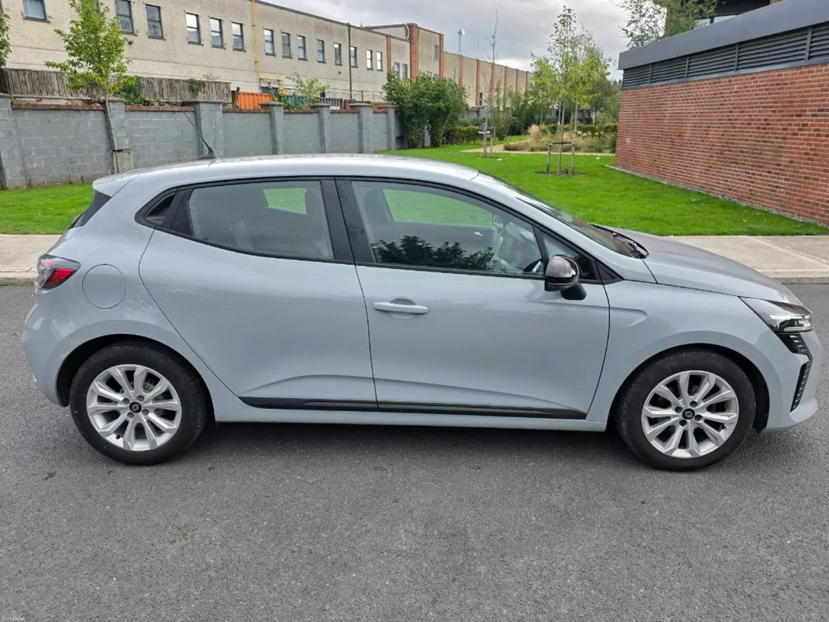 Renault Clio - Image 6