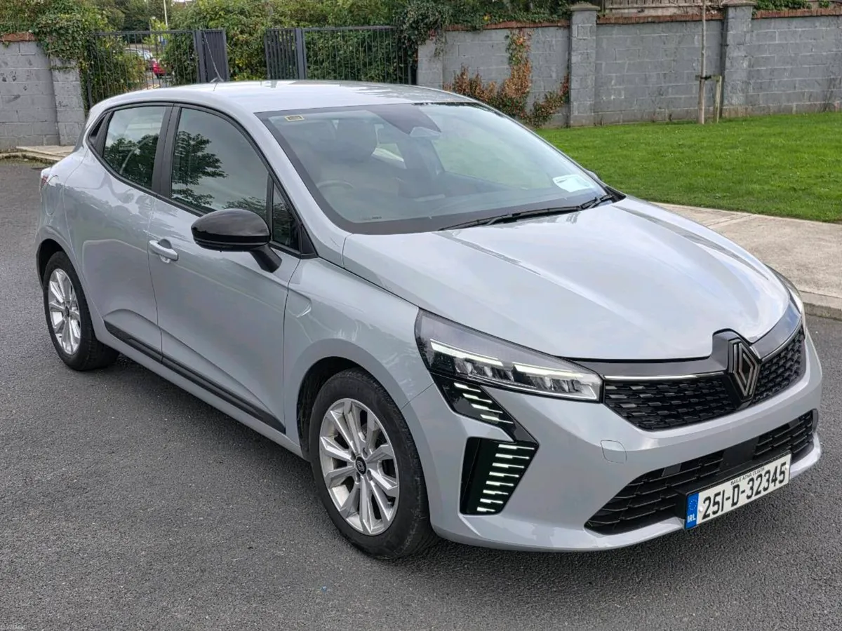Renault Clio - Image 1