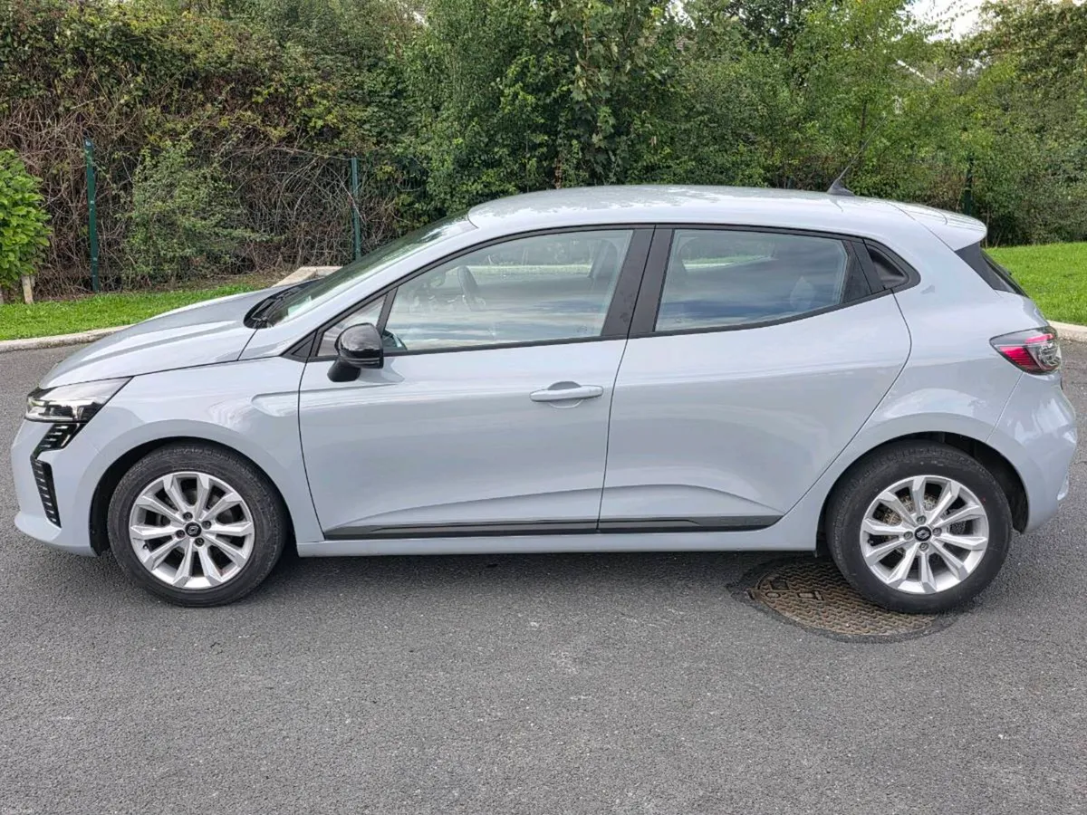 Renault Clio - Image 3