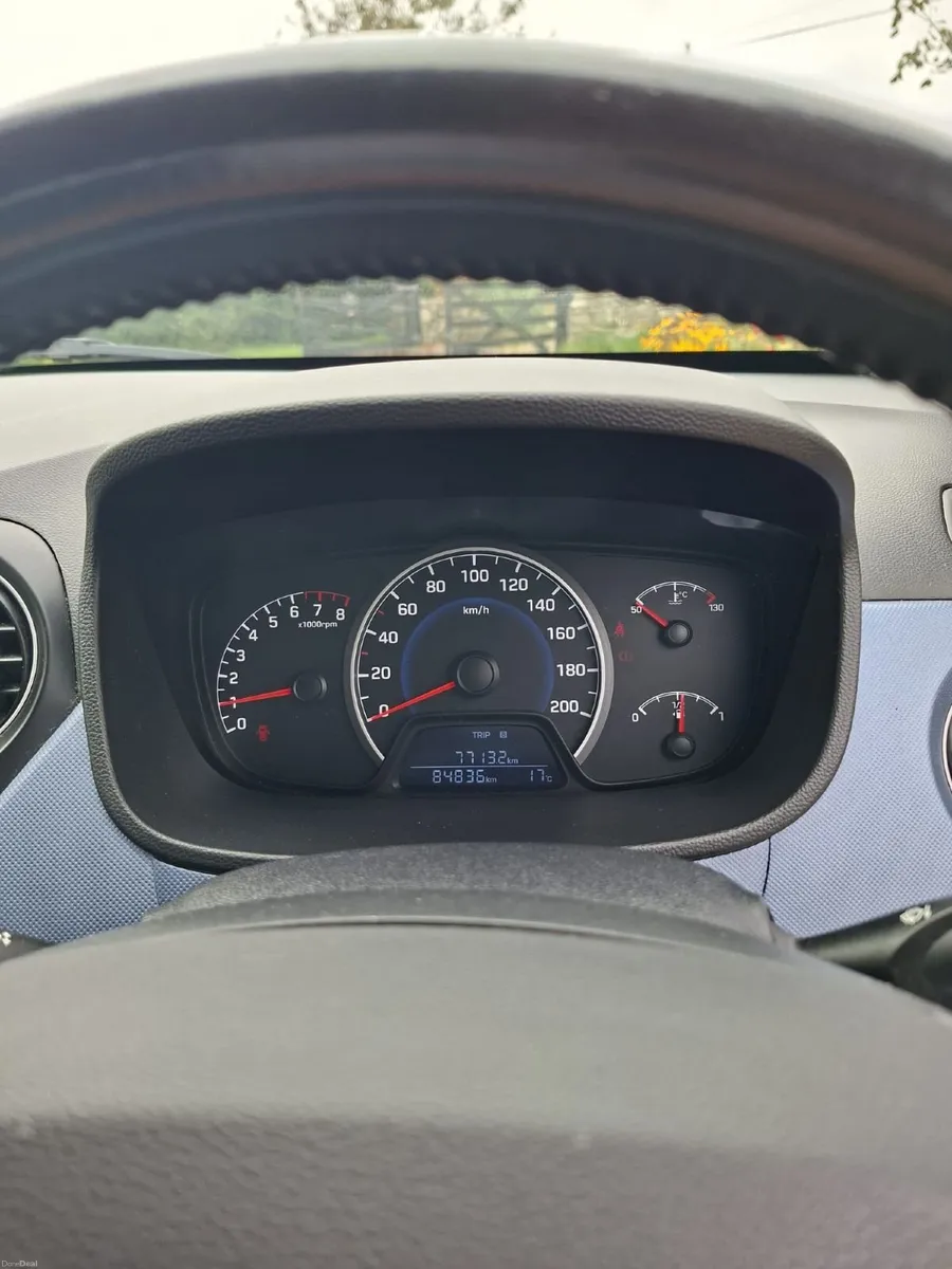 Hyundai i10 2015 - Image 2