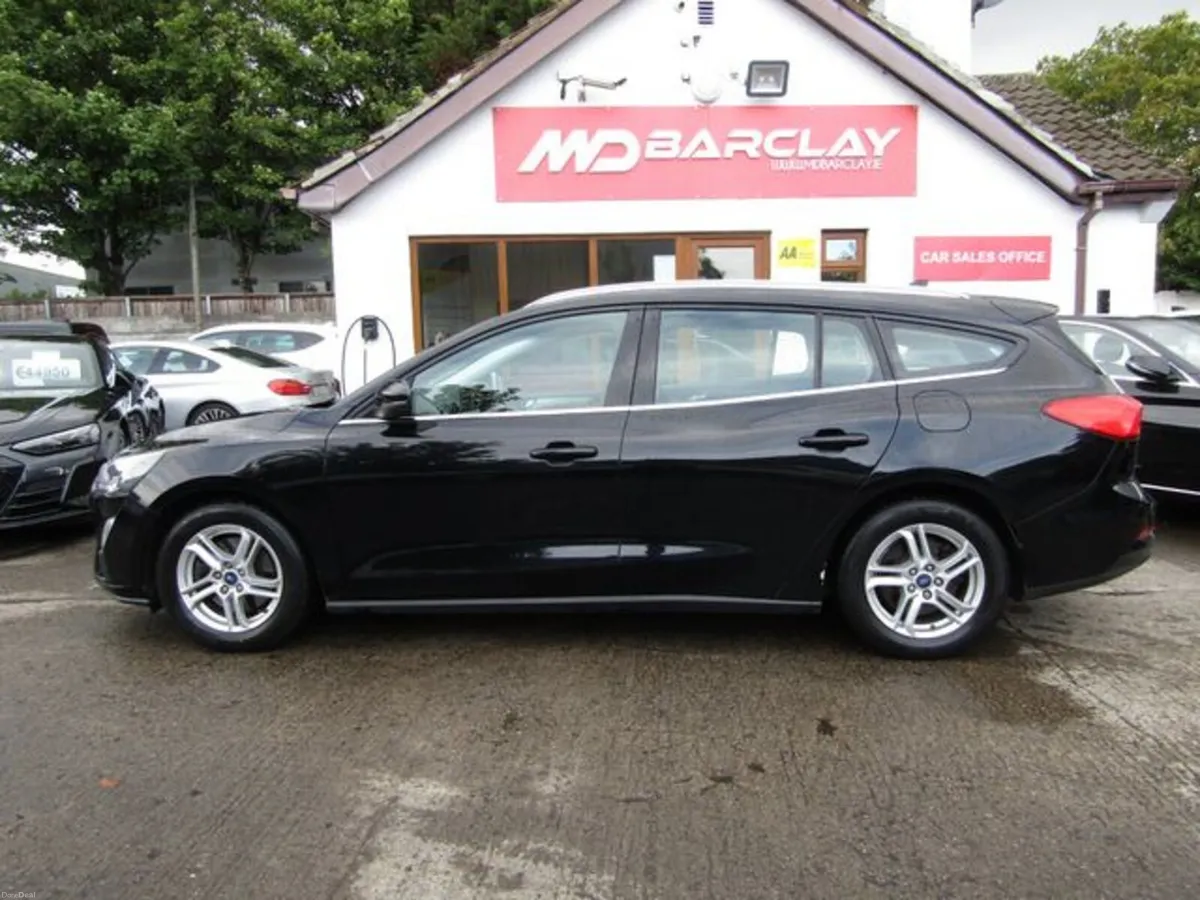 Ford Focus Zetec 1.5 TDCI 120PS 6SP 4DR - Image 4