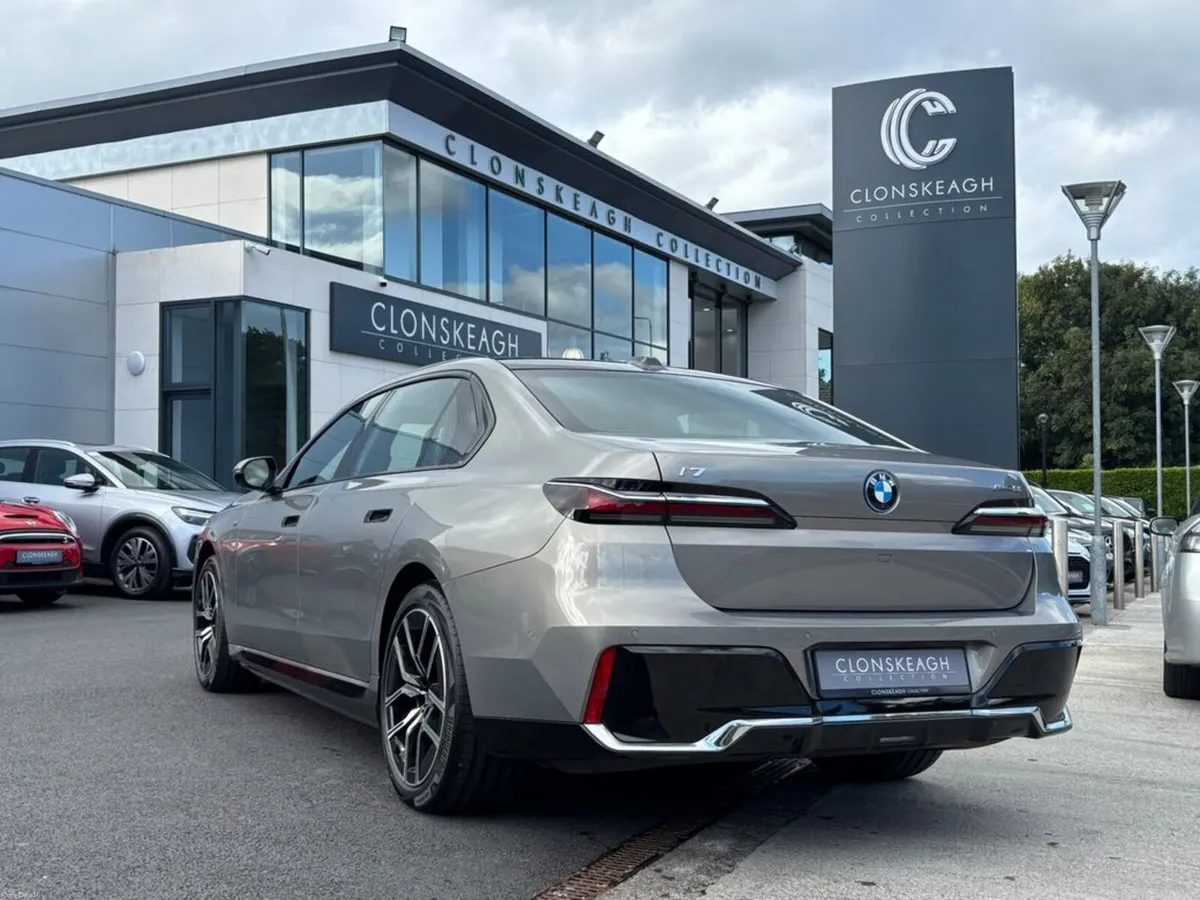 BMW i7 EDRIVE50 M SPORT - Image 6