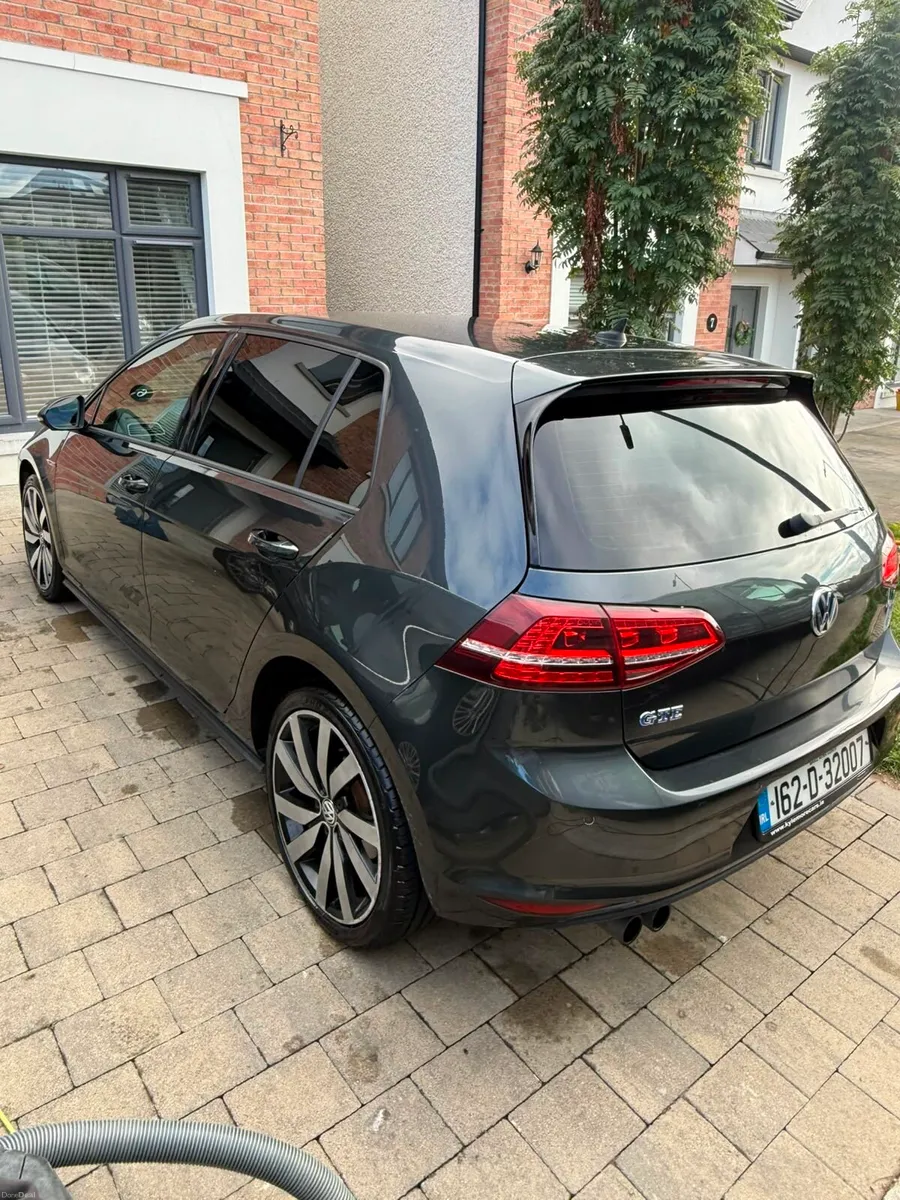 2016 Vw Golf GTE - Image 1