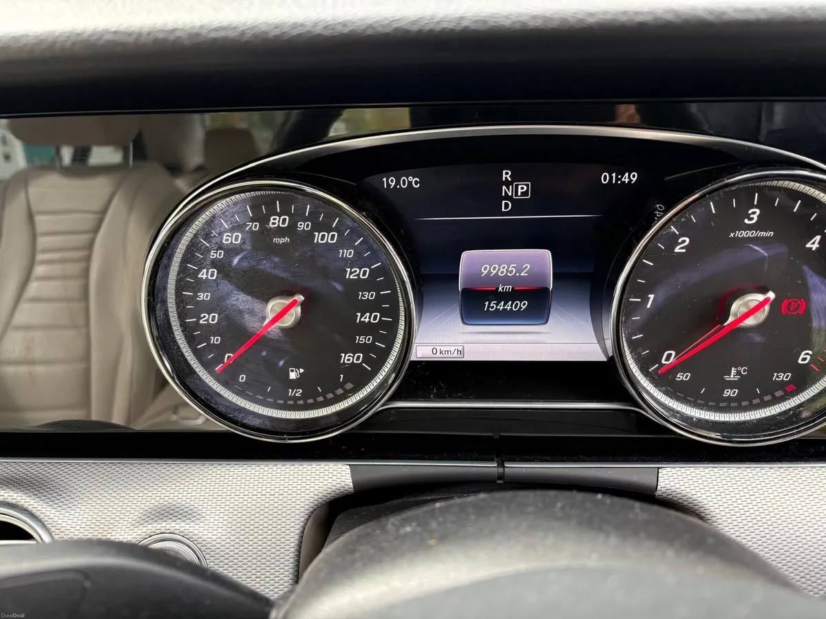 Mercedes-Benz E 2.0 Diesel | Panoramic Sunroof - Image 2
