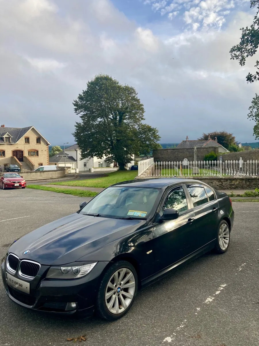 BMW 3-Series 2010 - Image 1