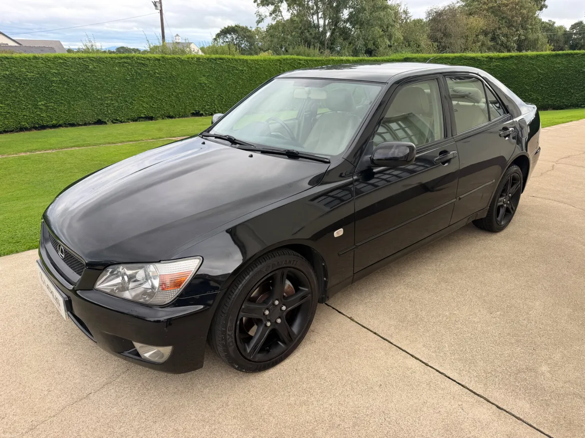 2004 LEXUS IS200 - Image 1