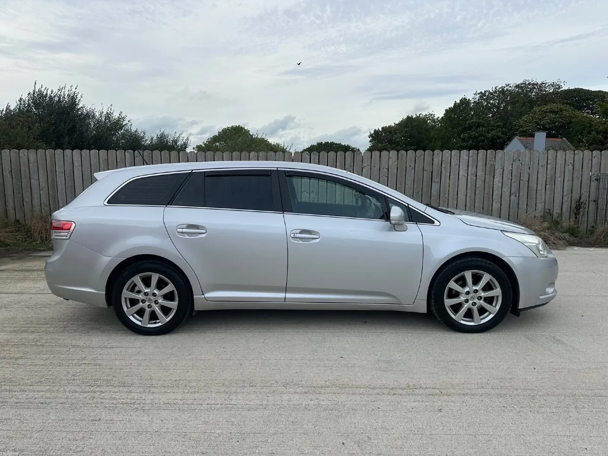 2010 Toyota avensis estate 2.0 - Image 4