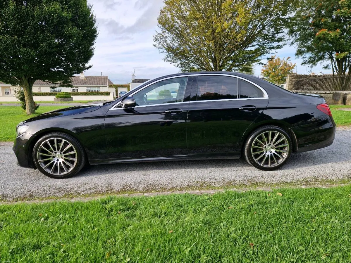171 Mercedes E220 Amg line Auto - Image 3
