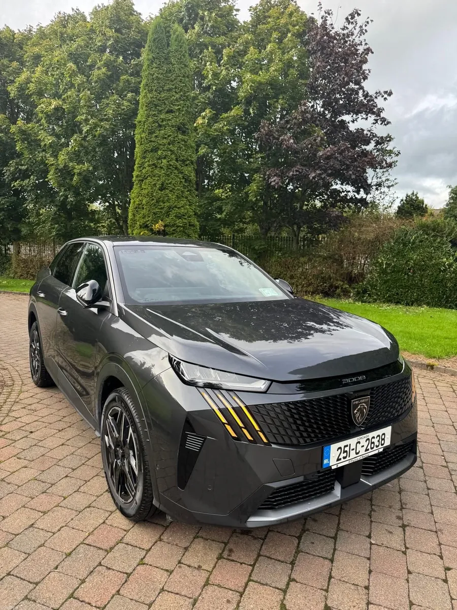 Peugeot 3008 Allure Hybrid 251 Low Miles - Image 2