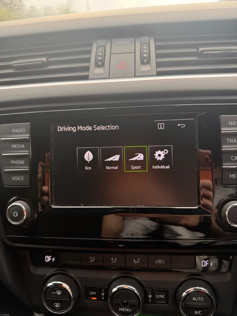 Skoda Octavia 2015 - Image 2