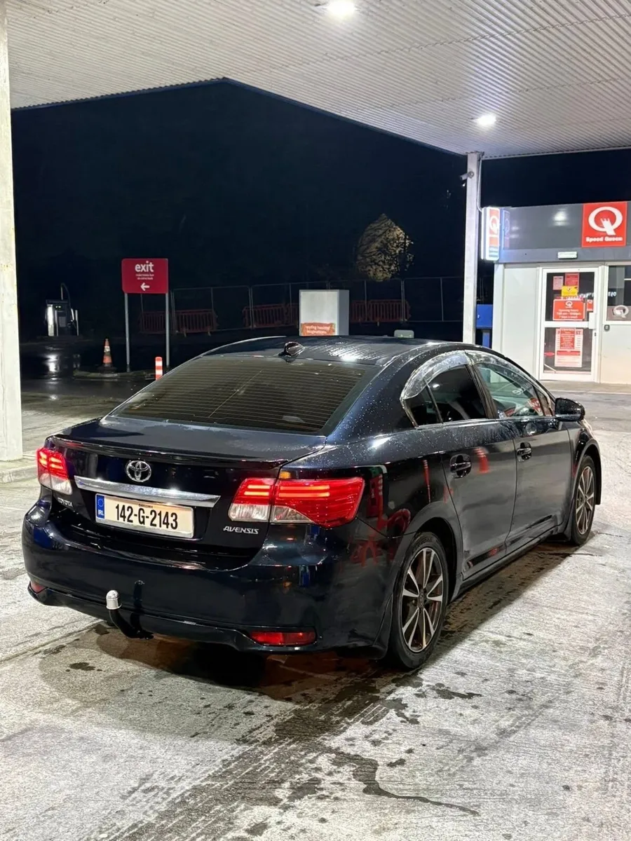 Toyota Avensis 2014 - Image 2