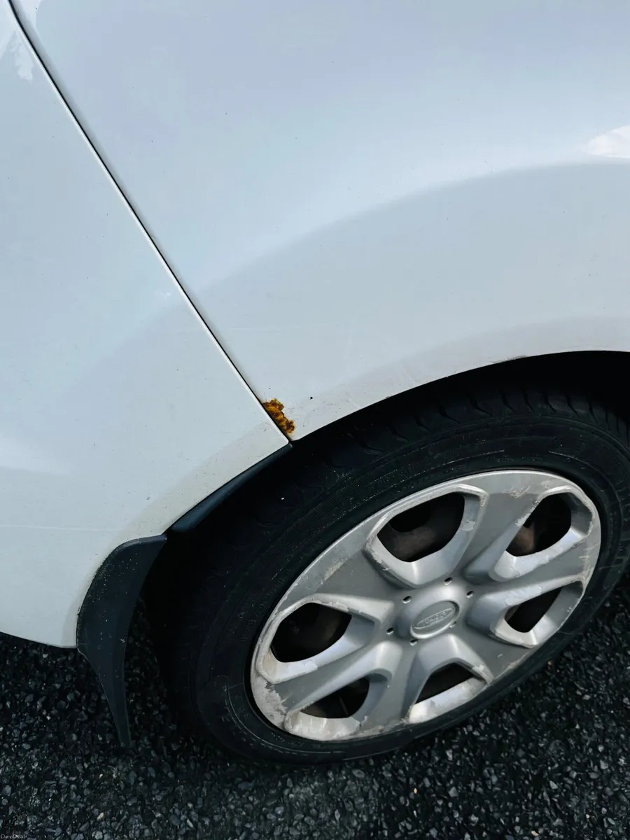 Ford Fiesta 2011 - Image 3