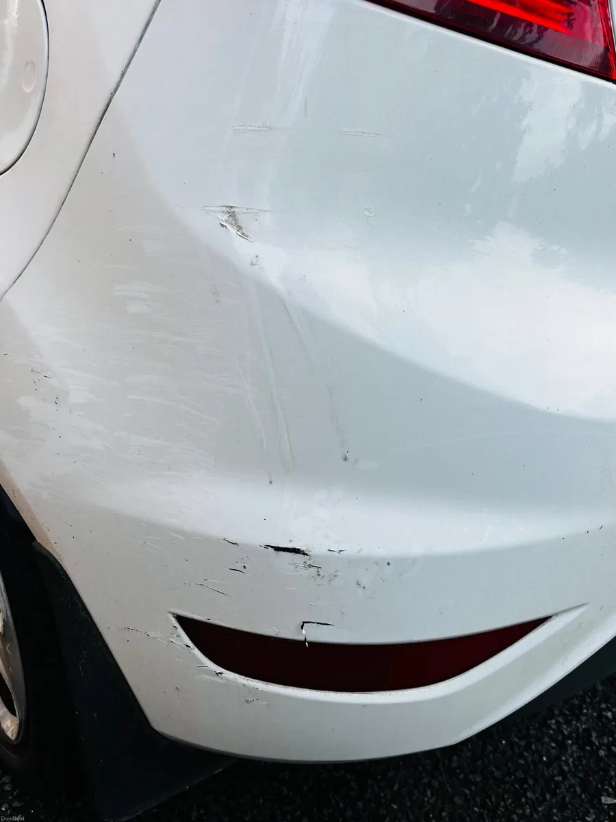 Ford Fiesta 2011 - Image 2