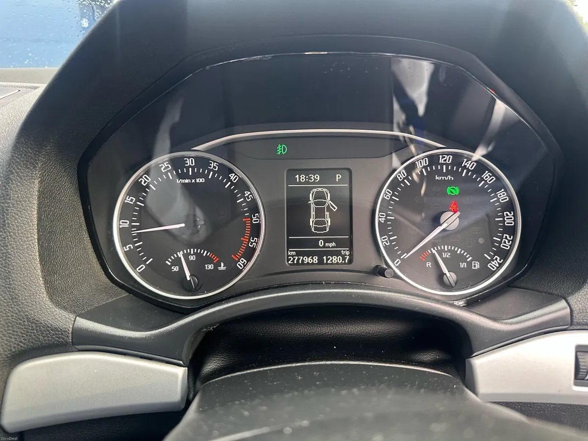 Skoda Octavia 1.6 TDI DSG full service history - Image 6