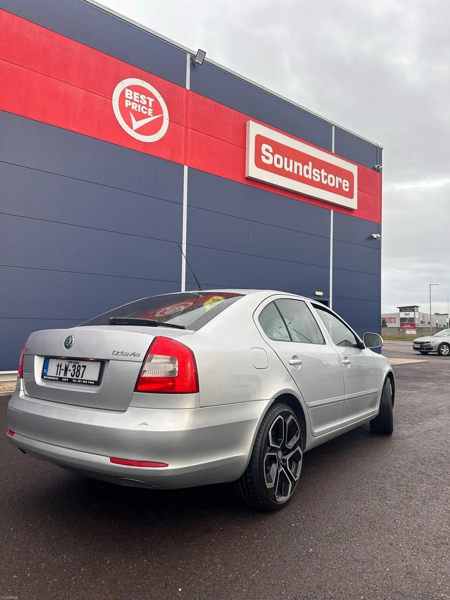 Skoda Octavia 1.6 TDI DSG full service history - Image 4