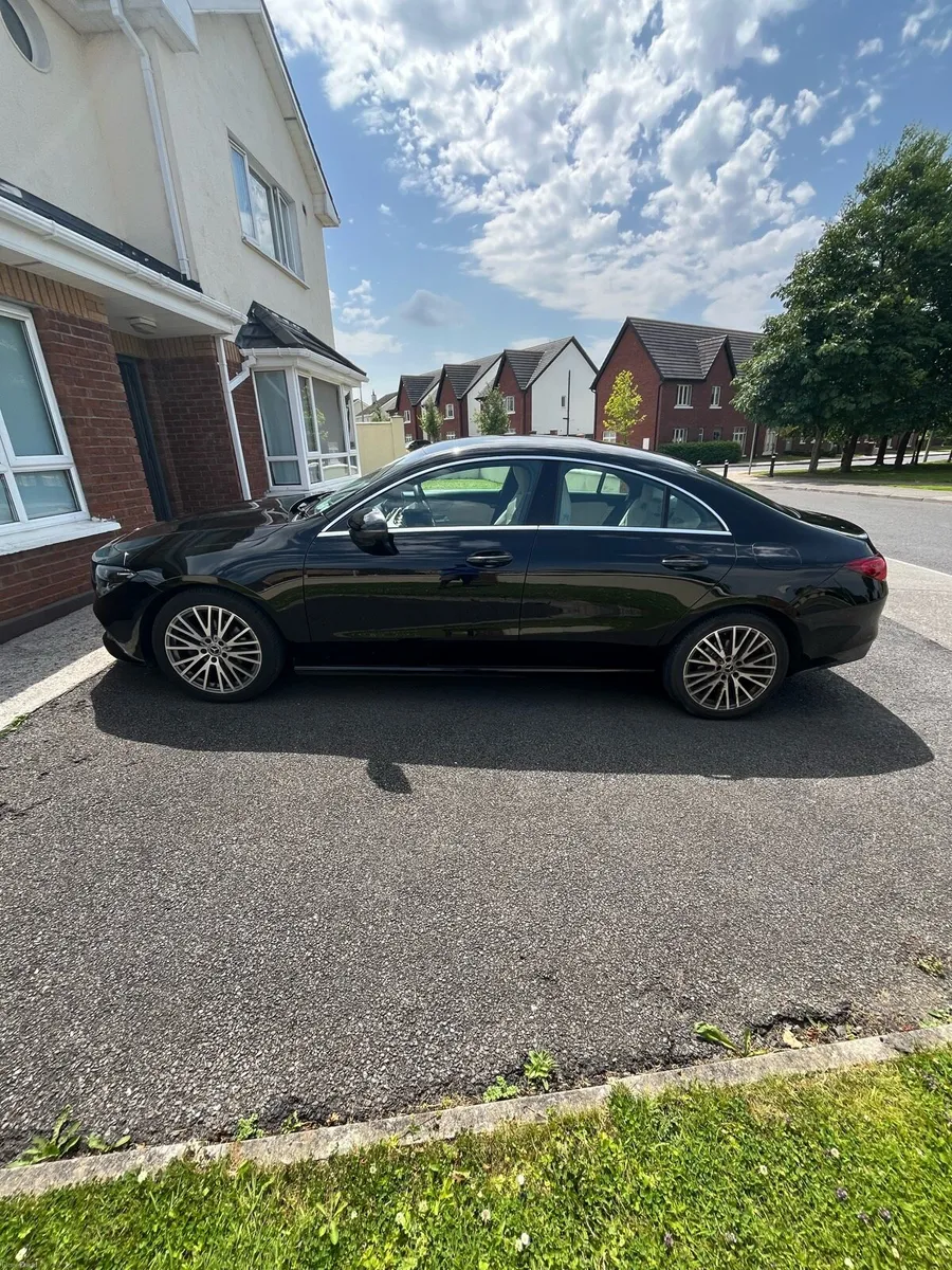 Mercedes Benz - Image 4