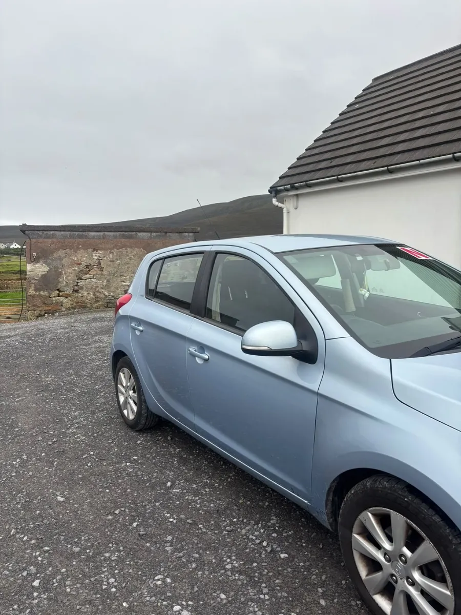 Hyundai i20 2012 - Image 2