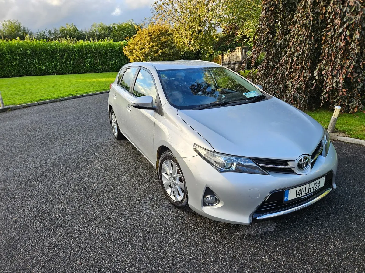Toyota Auris 2014 - Image 1
