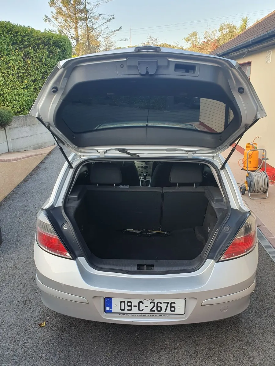 Opel Astra 2009 - Image 6
