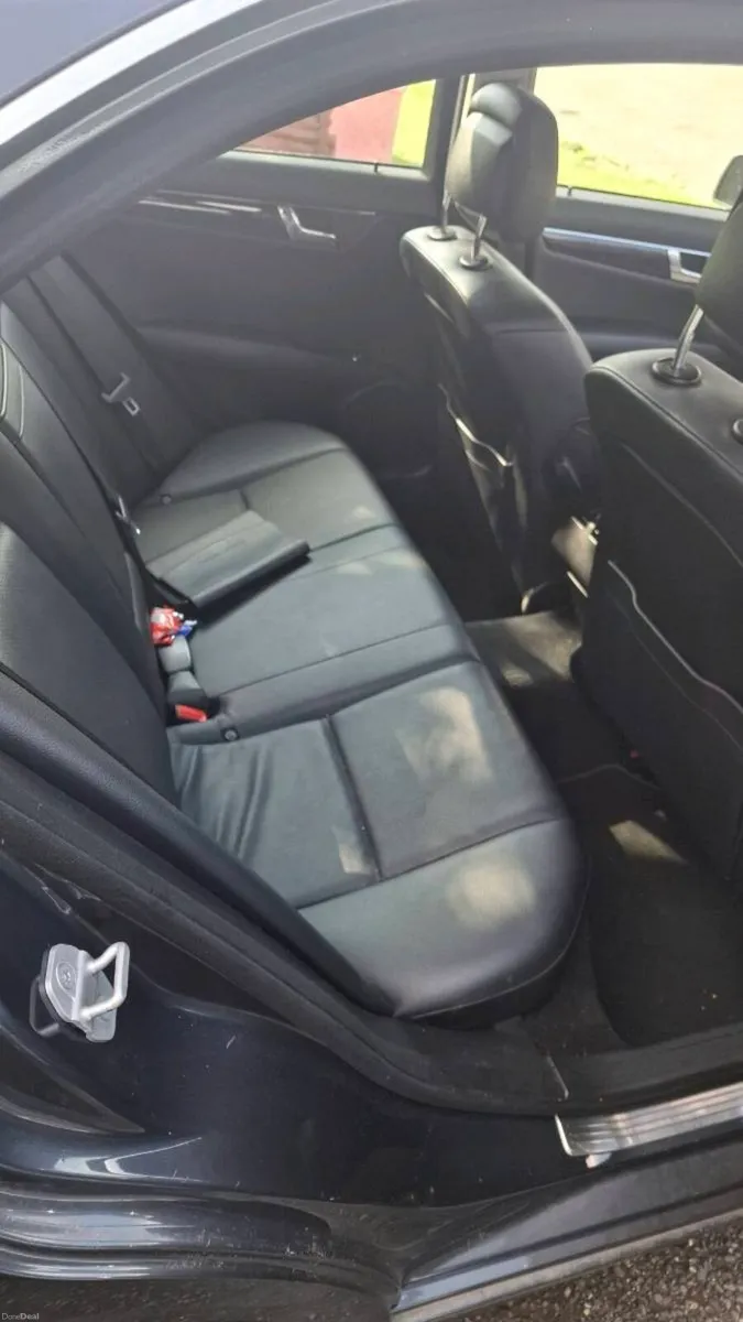Mercedes benz c200 - Image 6