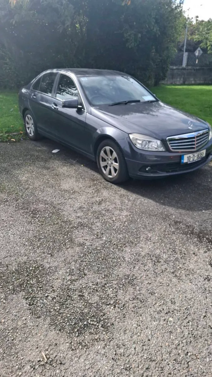 Mercedes benz c200 - Image 2