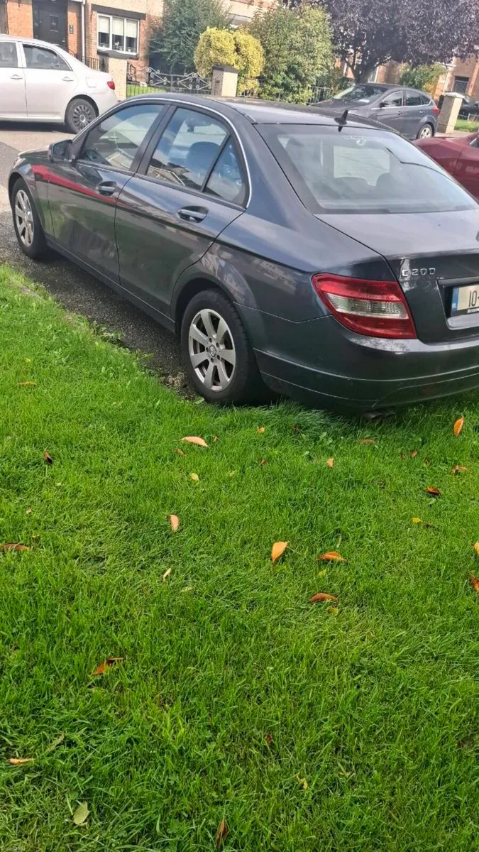 Mercedes benz c200 - Image 4