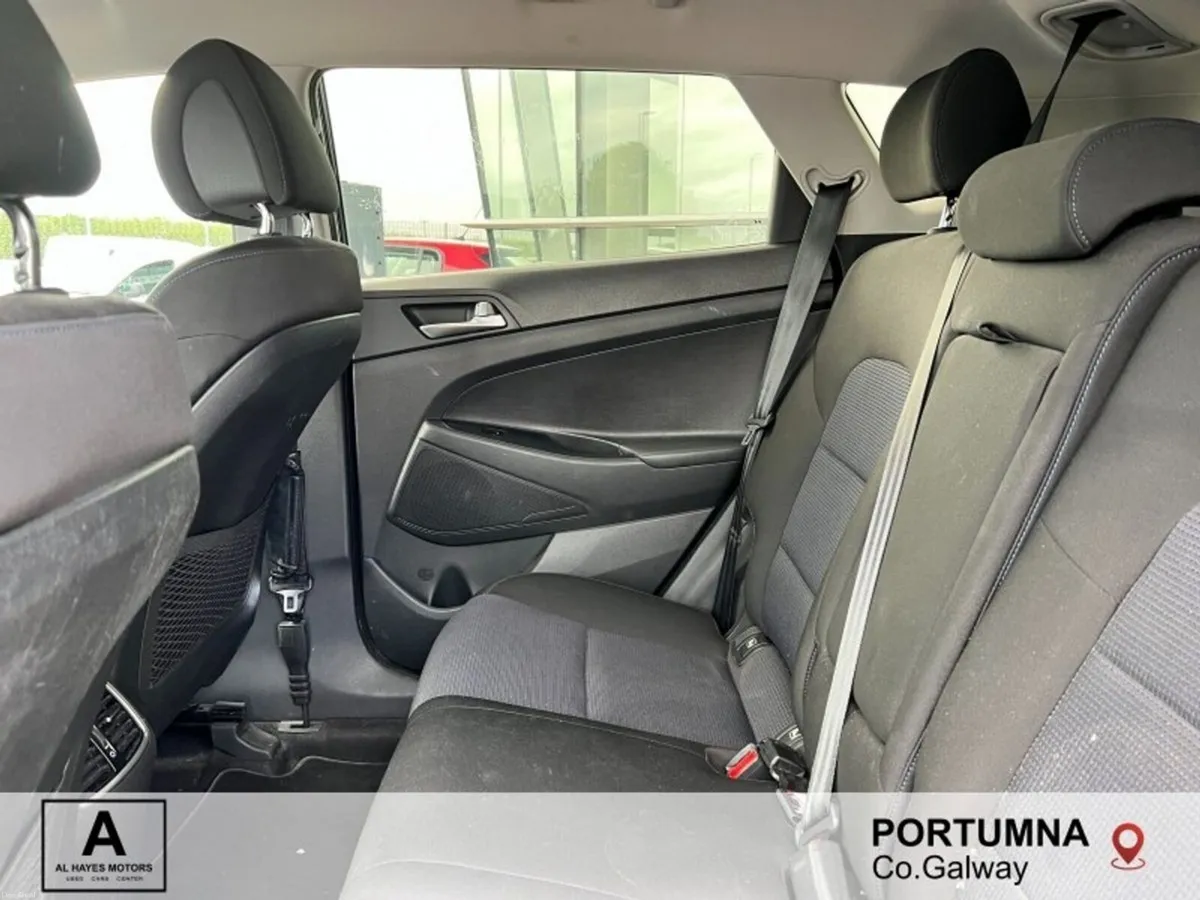 Hyundai Tucson AUTOMATIC 1.7 D Executive SE 2WD DC - Image 5