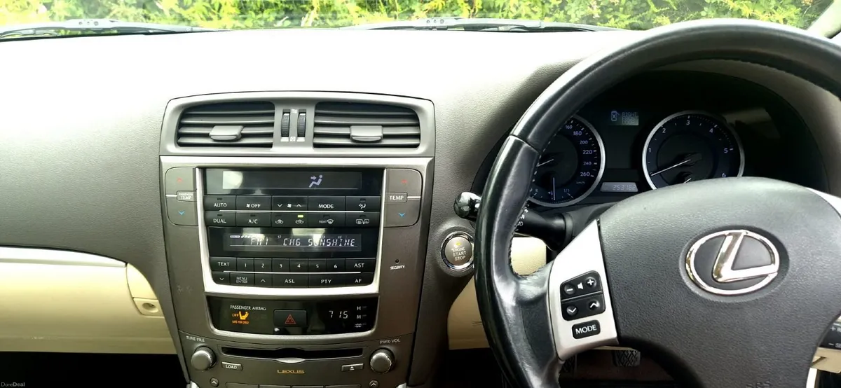 Lexus IS 2012 - Image 5