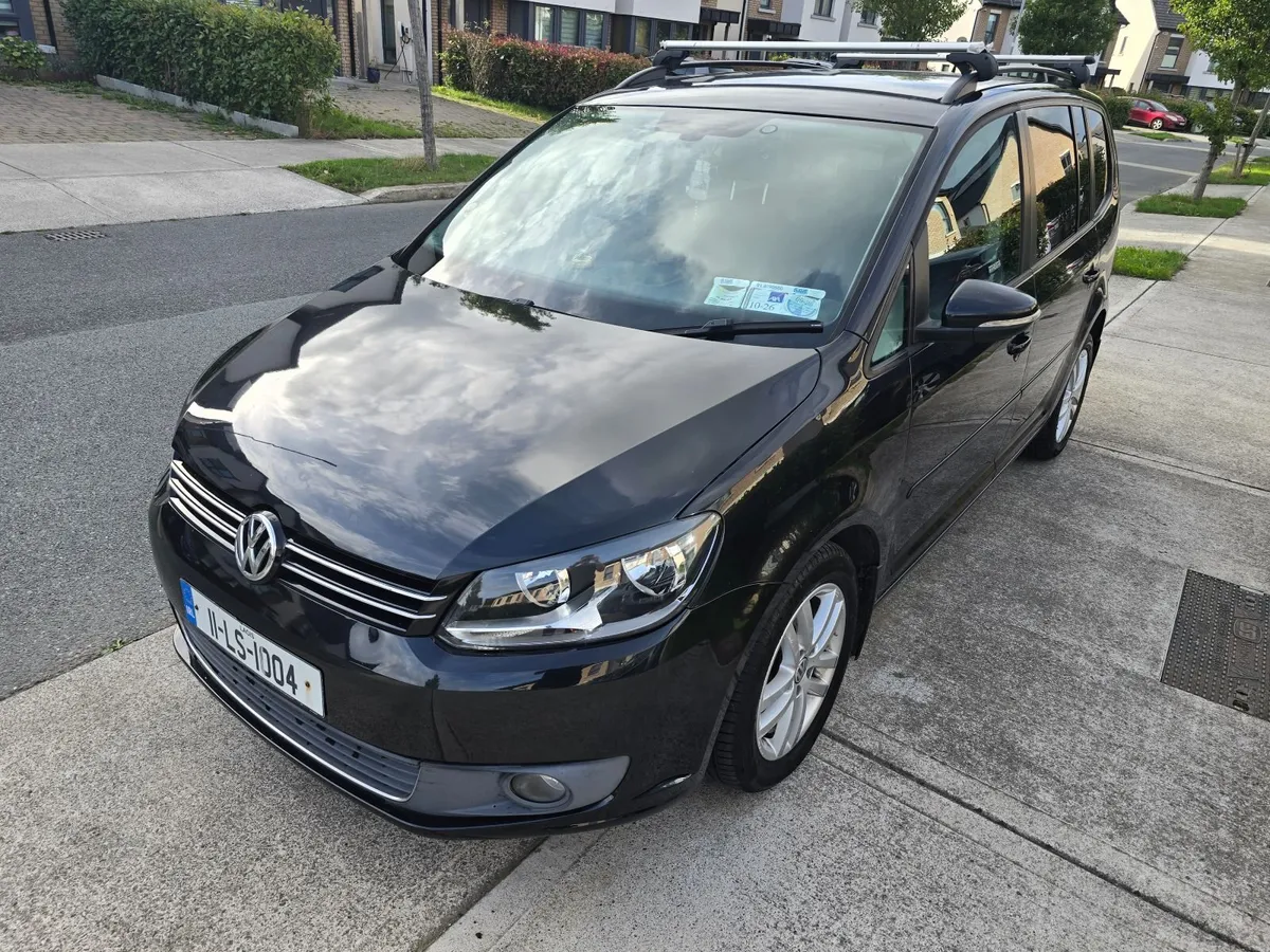 Volkswagen Touran 2011 - Image 3