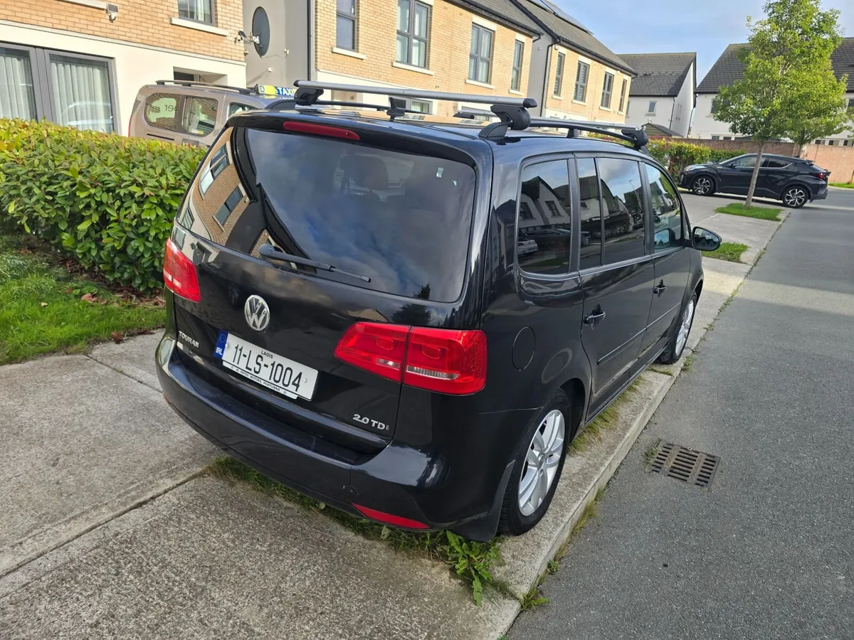 Volkswagen Touran 2011 - Image 5