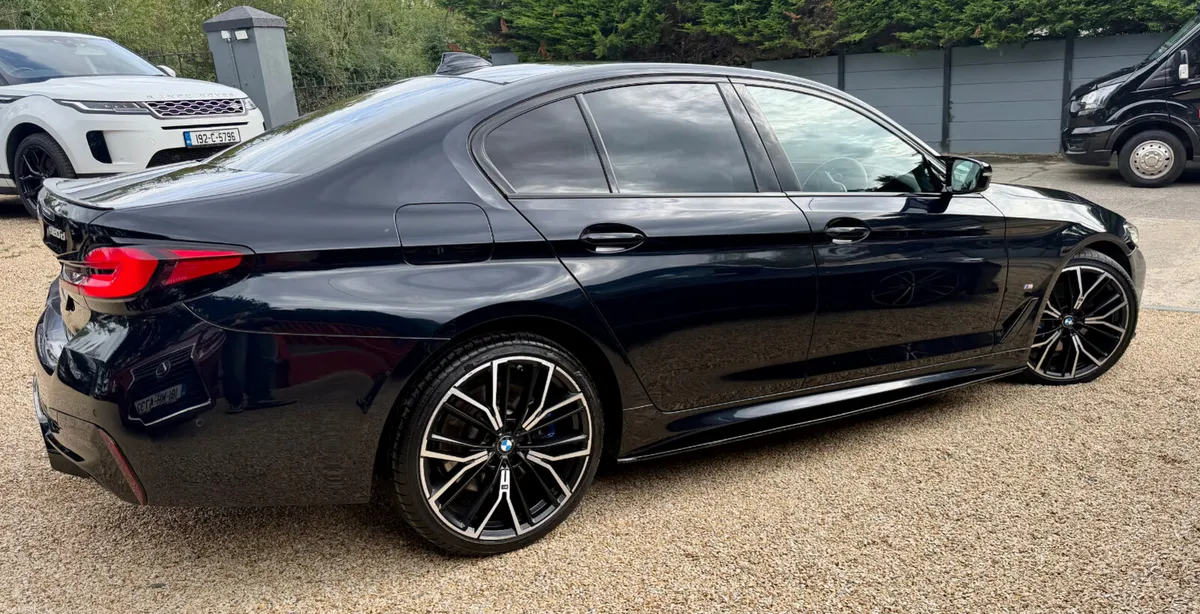 2023 BMW 5-Series 520D M-Sport - Image 3