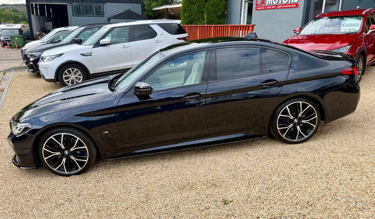 2023 BMW 5-Series 520D M-Sport - Image 6