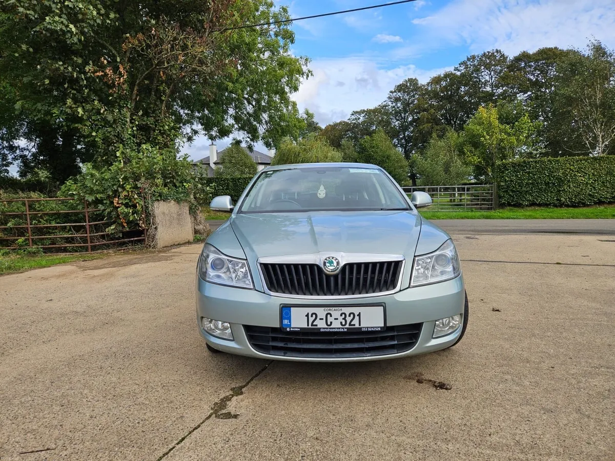 Skoda Octavia 1.6 automatic - Image 1