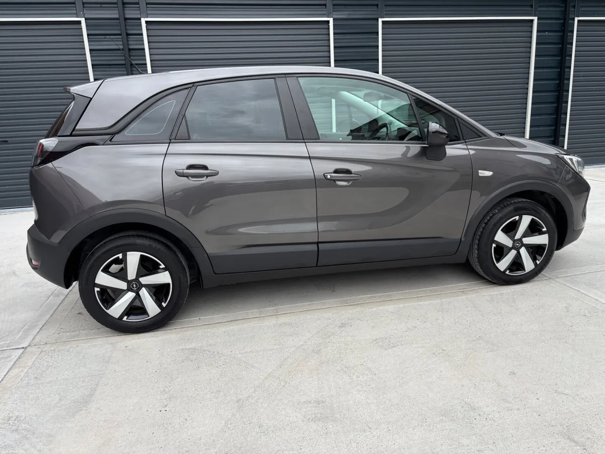 2023 Opel Crossland SC 1.5 Turbo D (110 PS)6 Speed - Image 6