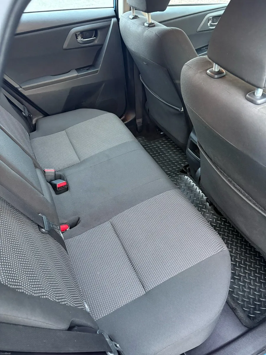 Toyota Auris 2014 - Image 6