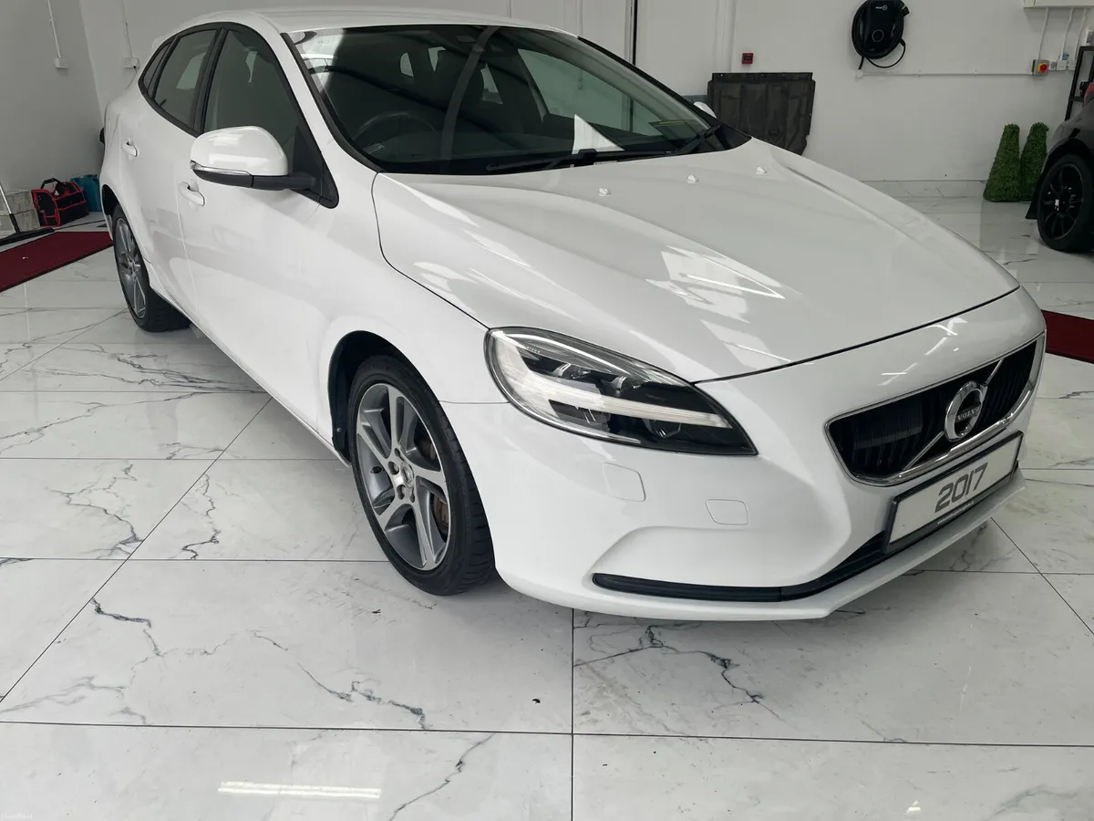 2017 Volvo V40 2.0 Diesel Auto - Image 1