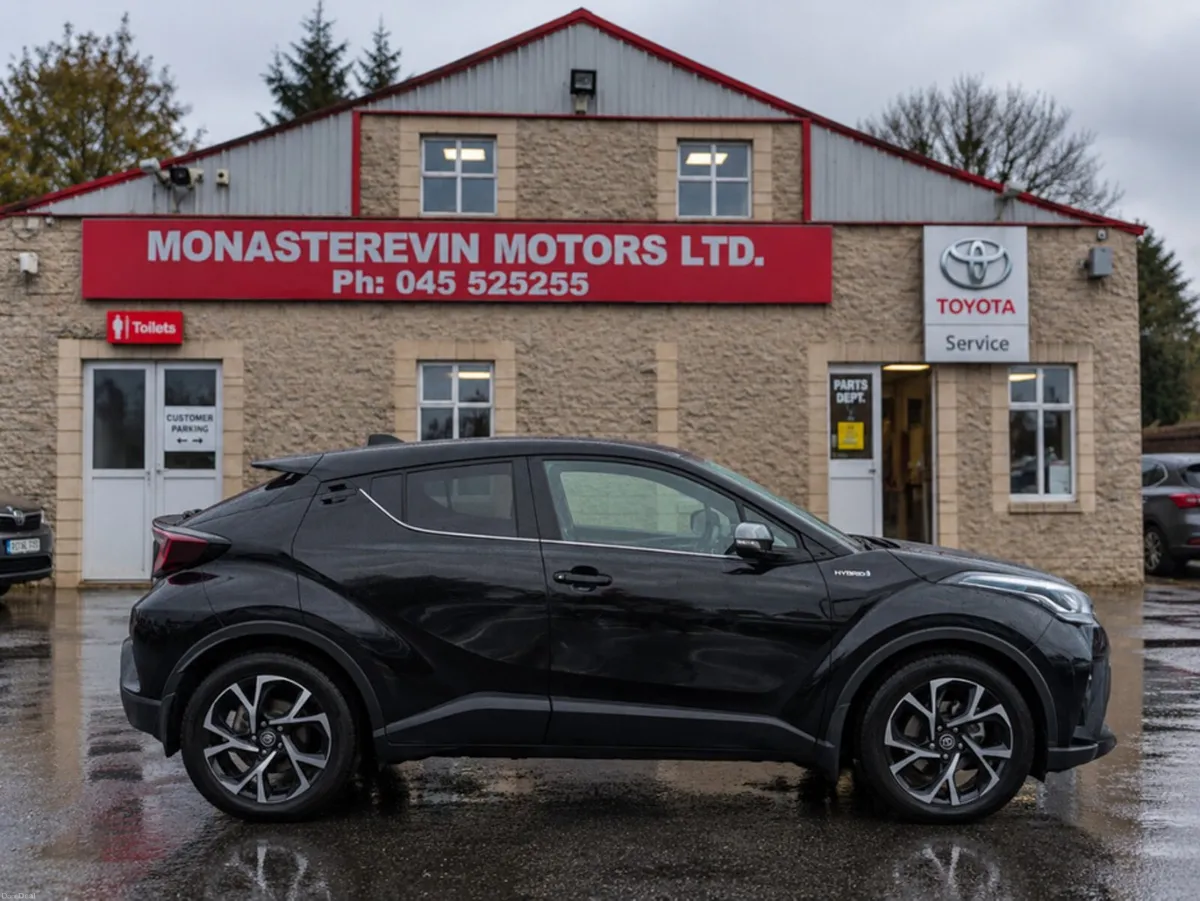 Toyota C-HR *ORIGINAL IRISH CAR*  1.8 HYBRID SPORT - Image 4
