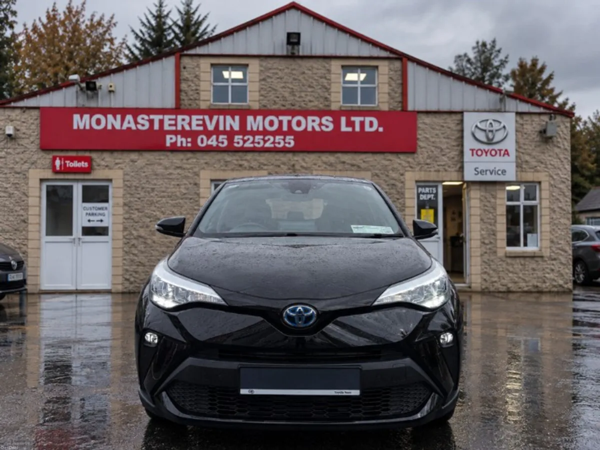 Toyota C-HR *ORIGINAL IRISH CAR*  1.8 HYBRID SPORT - Image 5