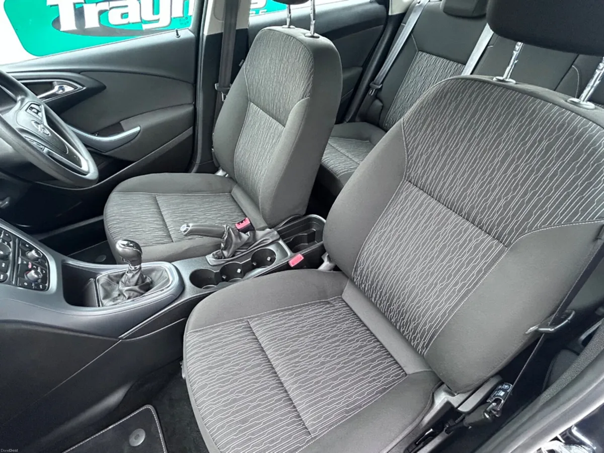 Opel Astra One Lady owner from new 1.4 cc Petrol - Image 6