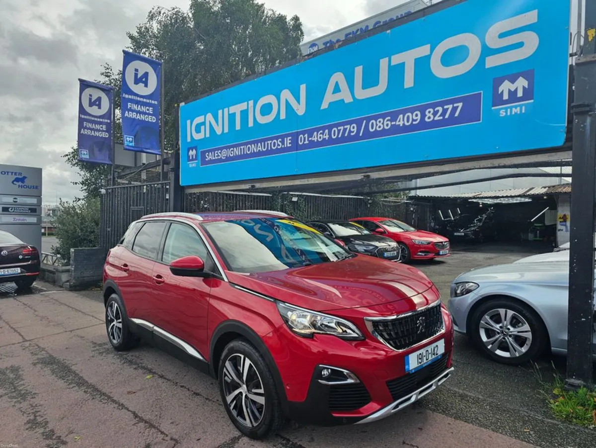 Peugeot 3008 1.2 PETROL, ALLURE MODEL, LOW MILEAGE - Image 2