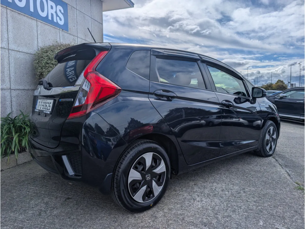 Honda Fit HYBRID AUTOMATIC 1.5 PETROL - Image 6