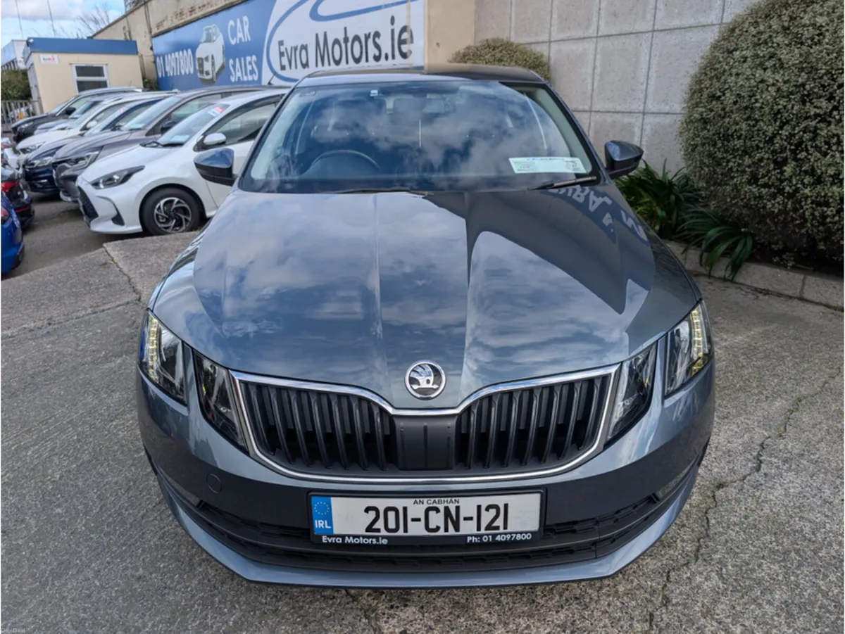 Skoda Octavia AMBITION MANUAL 1.0 PETROL //REVERSE - Image 2