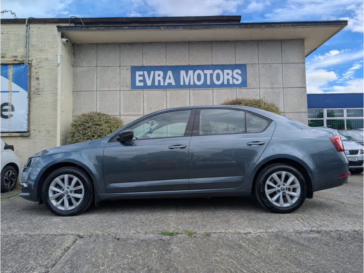 Skoda Octavia AMBITION MANUAL 1.0 PETROL //REVERSE - Image 5
