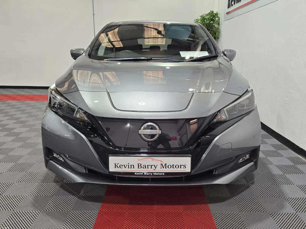 Nissan Leaf EV TEKNA (40KW BATTERY) AUTOMATIC **TO - Image 2