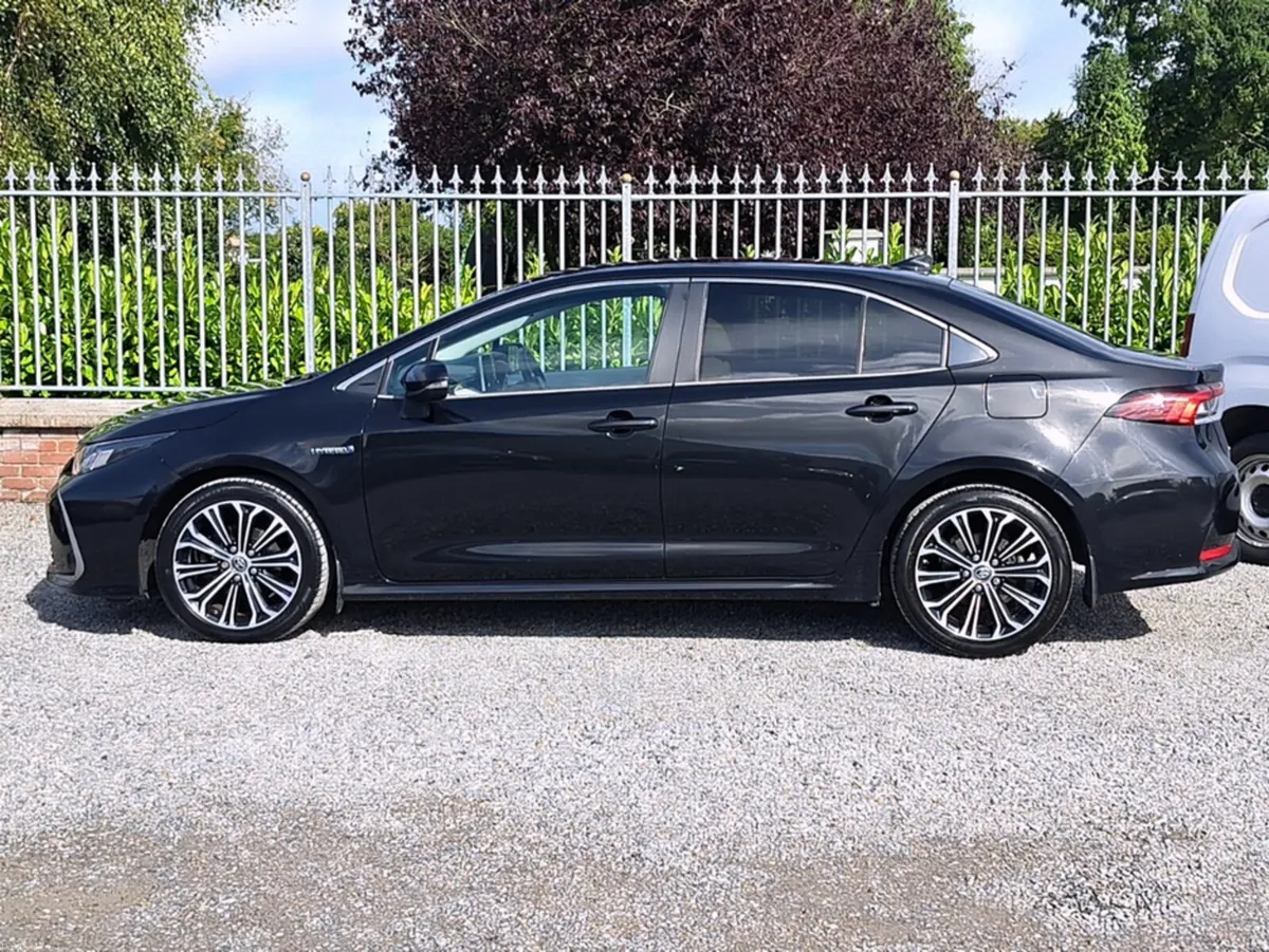 Toyota Corolla Luna Sport Hybrid Automatic - Image 5