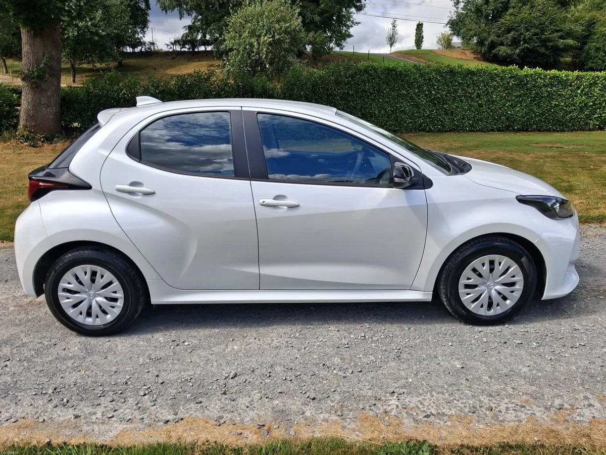 241 YARIS/MAZDA2  1.5L HYBRID/ AUTOMATIC - Image 4
