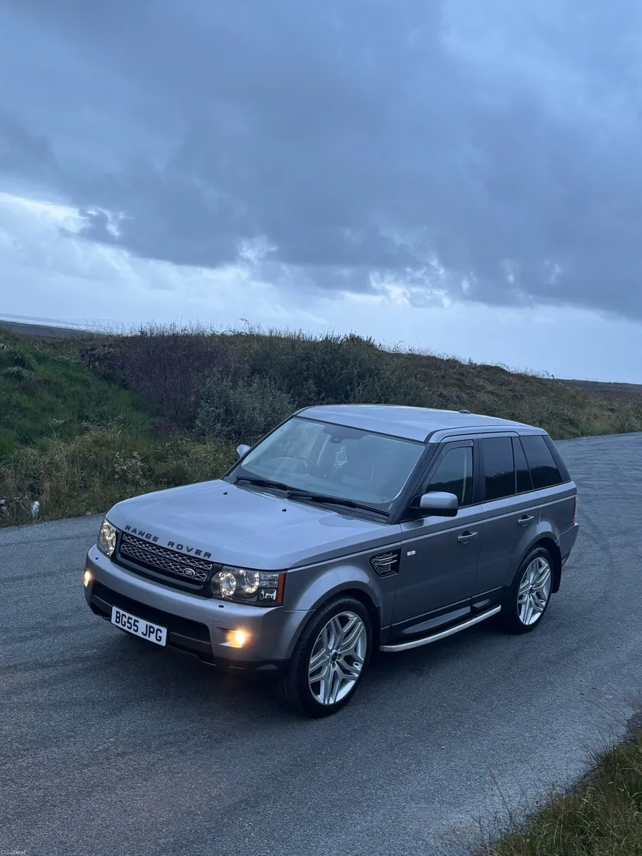 2012 Range Rover sport - Image 2