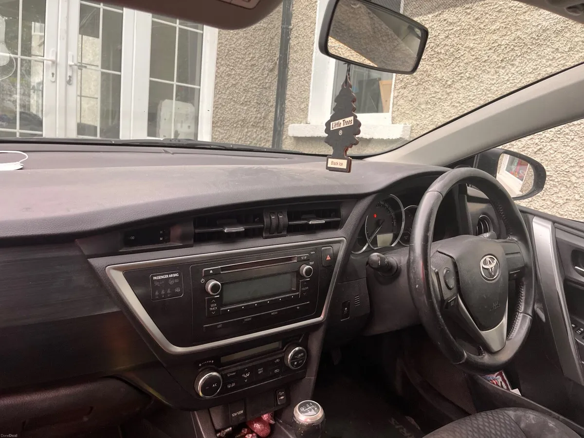 Toyota Auris 2014 - Image 3