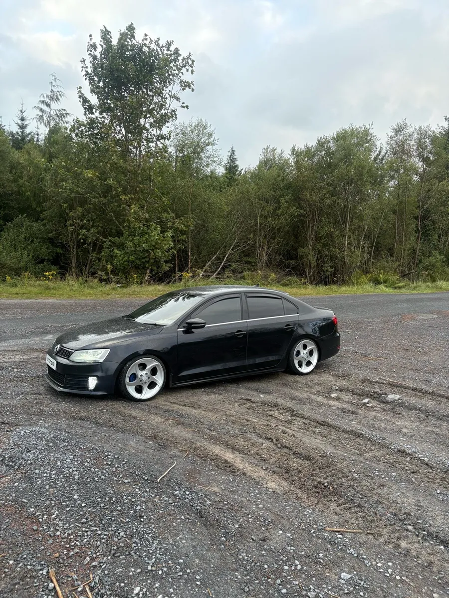 Volkswagen Jetta - Image 5